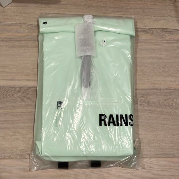 NWT Rains Rolltop Rucksack Mineral Color Backpack - Picture 3 of 5